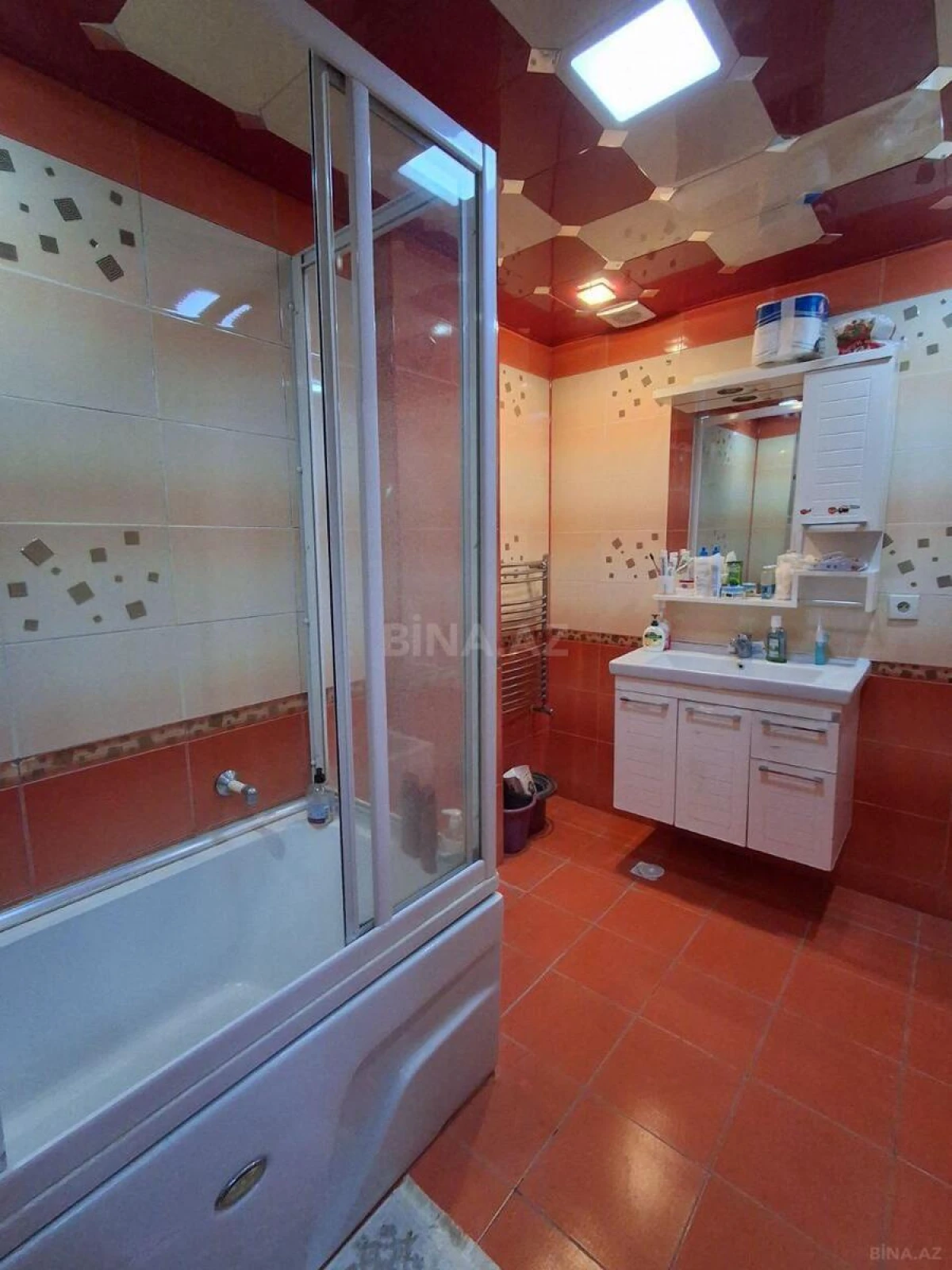 Satılır 2 otaqlı mənzil 90 m²