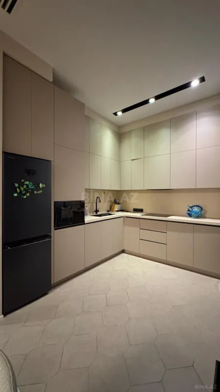 Kirayə verilir 2 otaqlı mənzil 95 m²