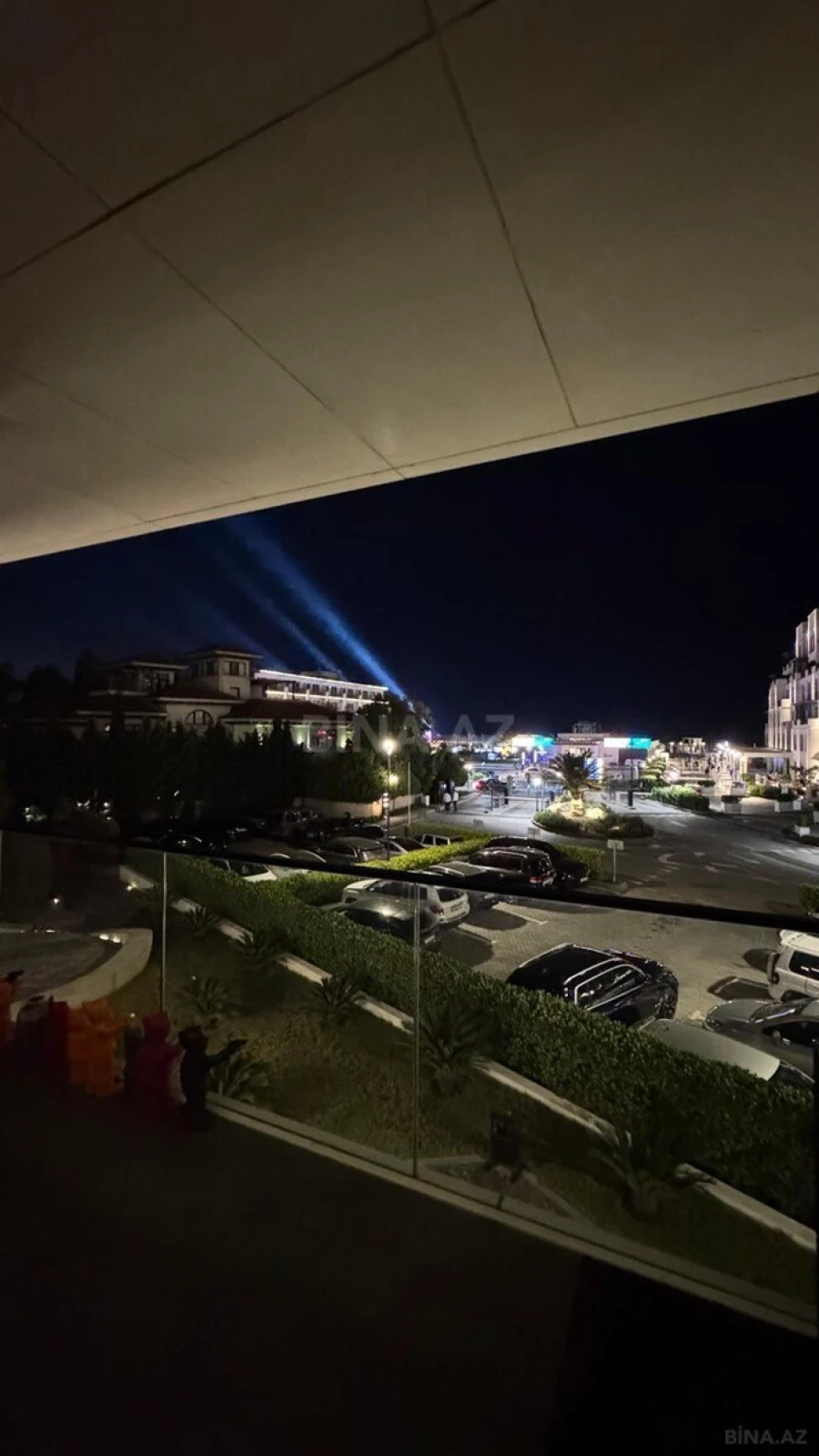 Kirayə verilir 2 otaqlı mənzil 95 m²