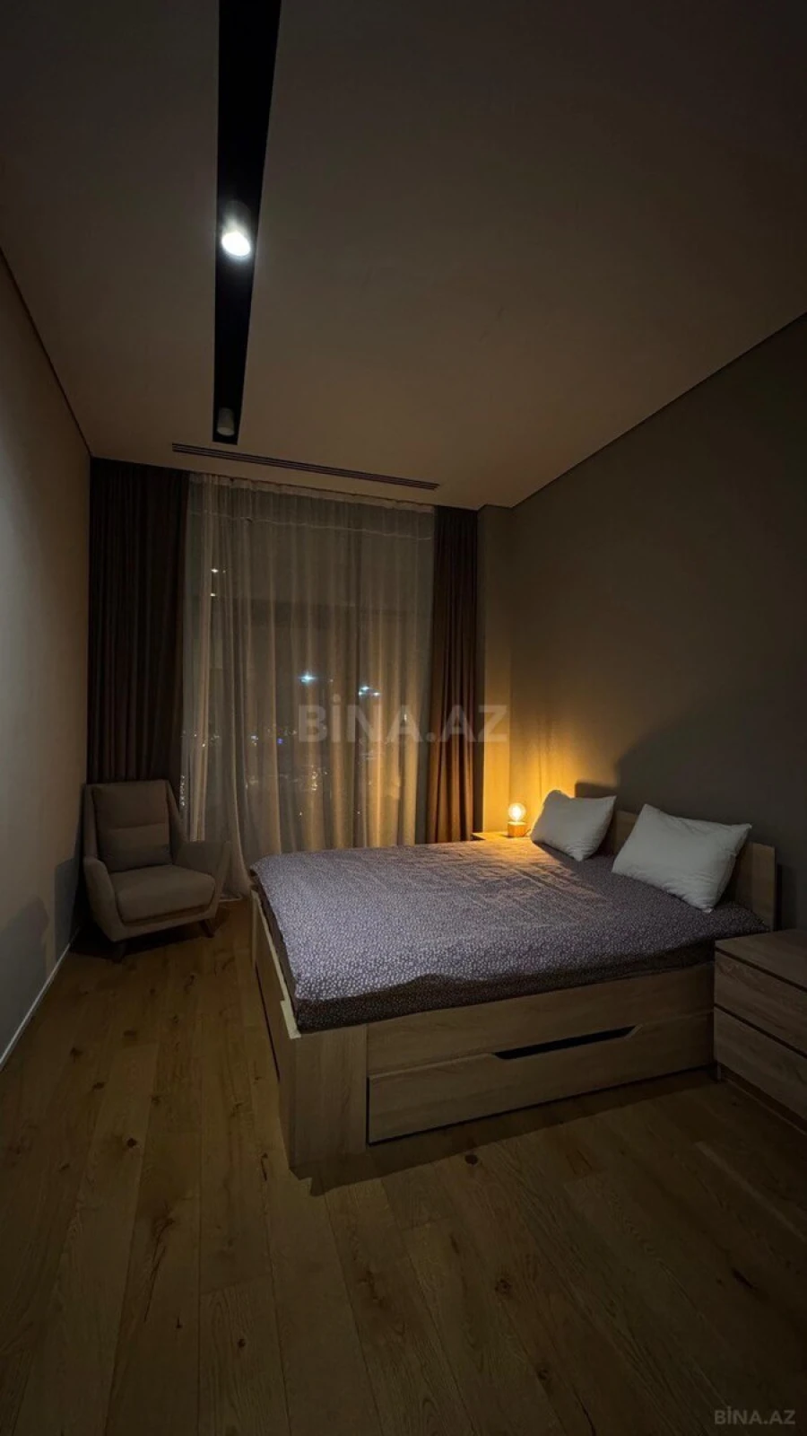 Kirayə verilir 2 otaqlı mənzil 95 m²