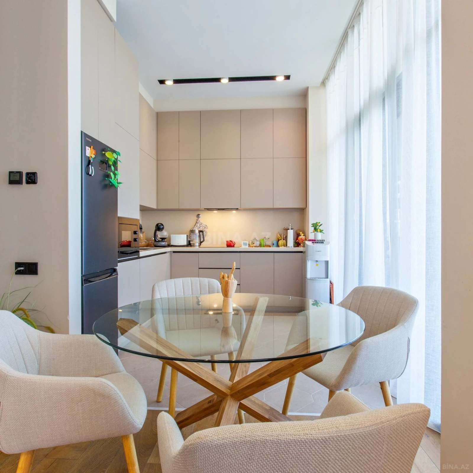 Kirayə verilir 2 otaqlı mənzil 95 m²