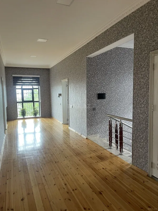 Satılır 6 otaqlı həyət evi 240 m²