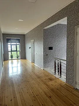 Satılır 6 otaqlı həyət evi 240 m²