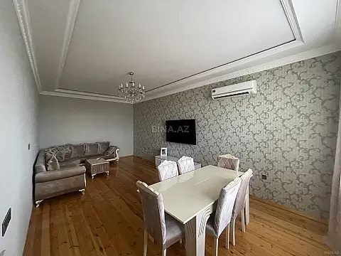 Satılır 6 otaqlı həyət evi 240 m²