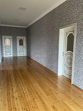 Satılır 6 otaqlı həyət evi 240 m²