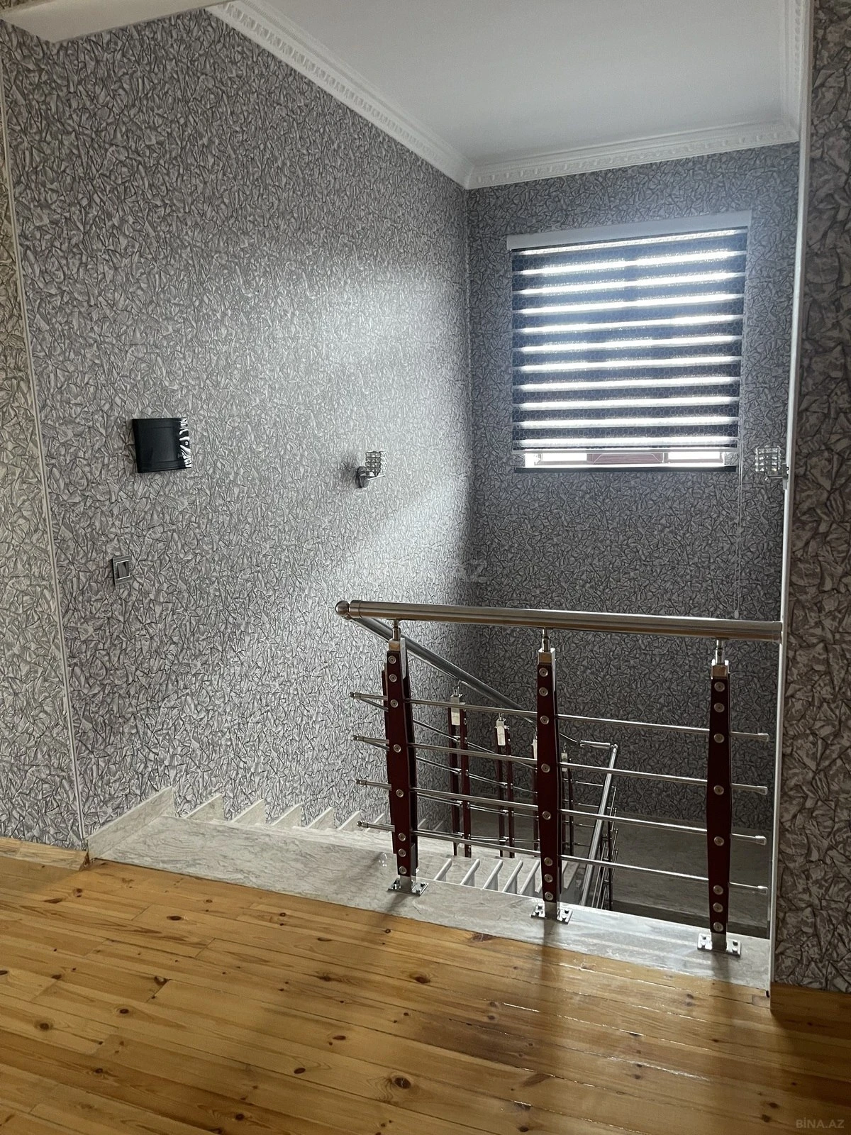 Satılır 6 otaqlı həyət evi 240 m²