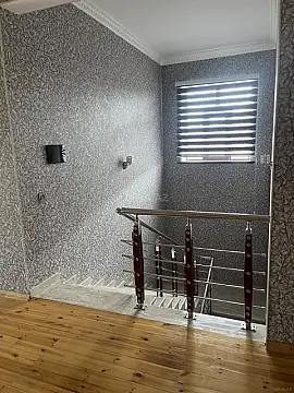 Satılır 6 otaqlı həyət evi 240 m²