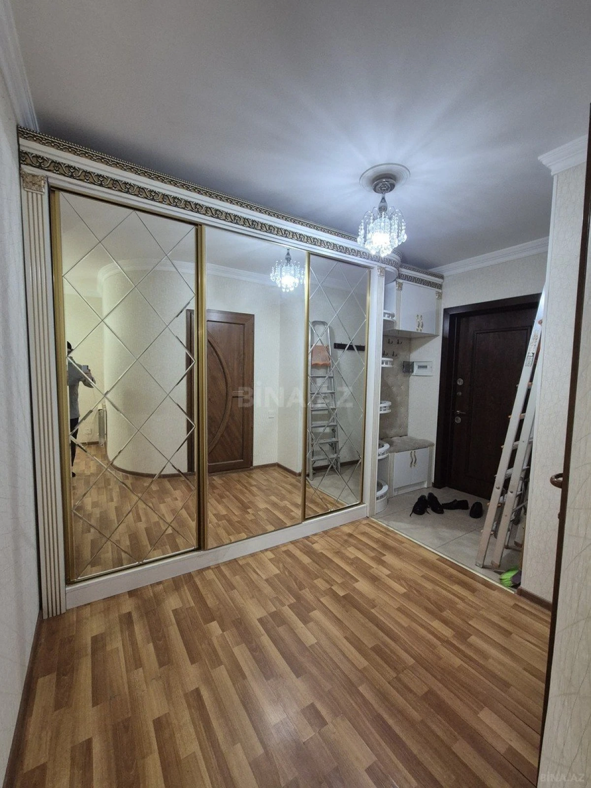 Kirayə verilir 2 otaqlı mənzil 84 m²