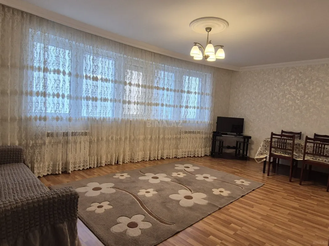 Kirayə verilir 2 otaqlı mənzil 84 m²