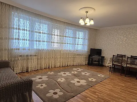 Kirayə verilir 2 otaqlı mənzil 84 m²