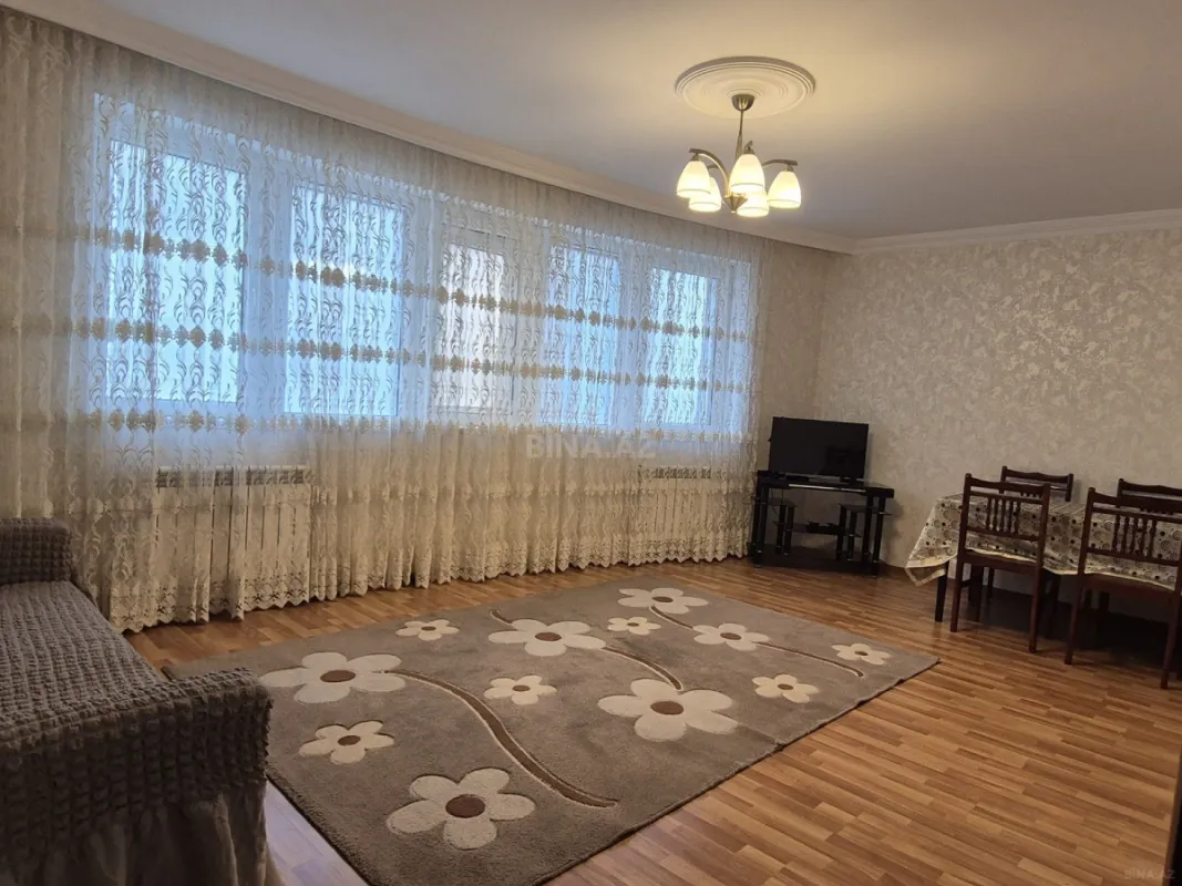 Kirayə verilir 2 otaqlı mənzil 84 m²