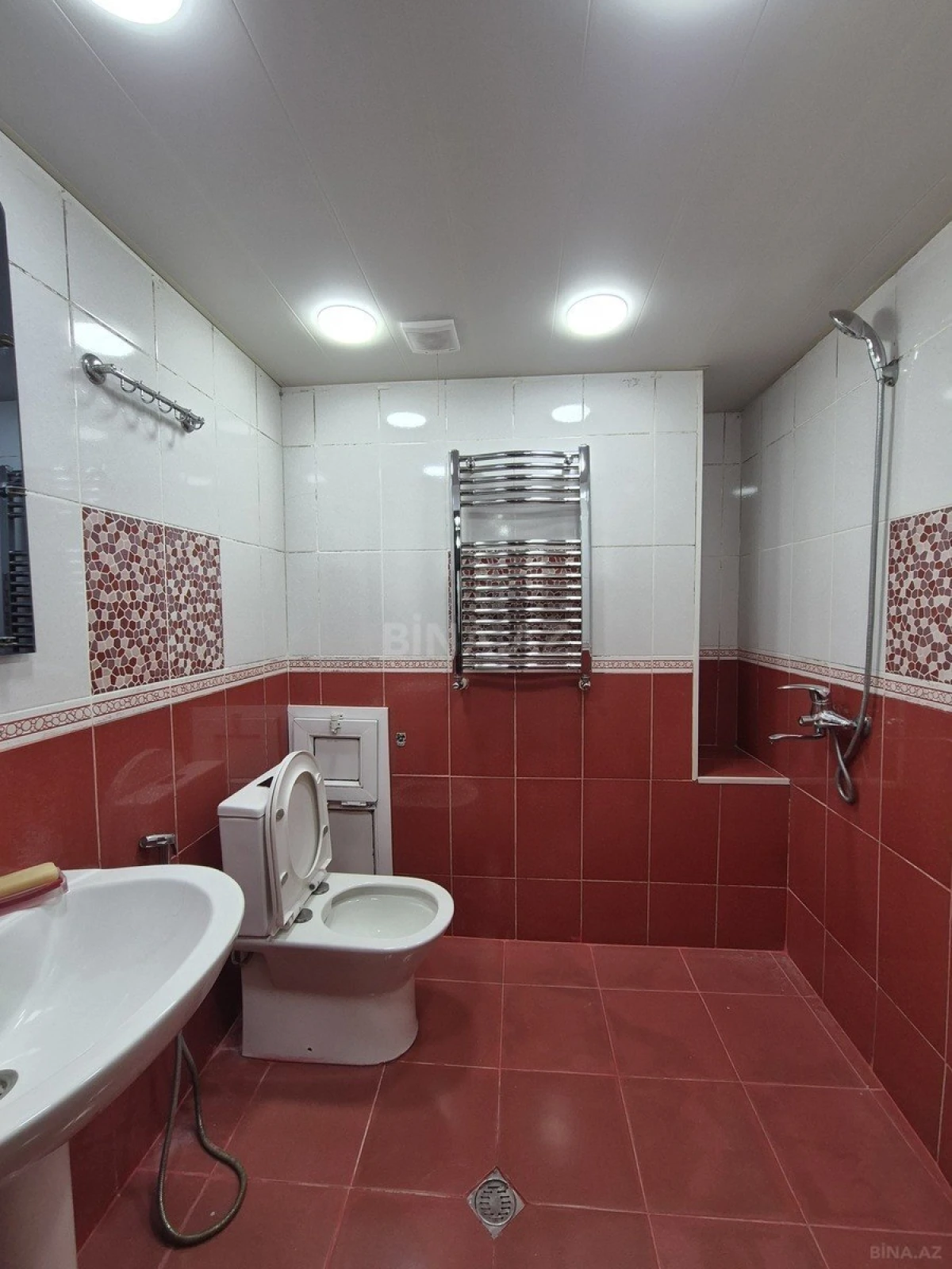 Kirayə verilir 2 otaqlı mənzil 84 m²