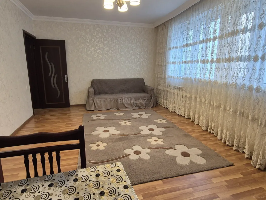 Kirayə verilir 2 otaqlı mənzil 84 m²