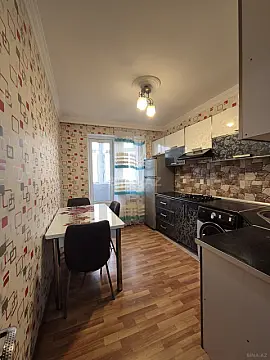 Kirayə verilir 2 otaqlı mənzil 84 m²