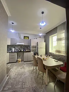 Satılır 5 otaqlı həyət evi 390 m²