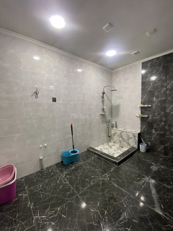 Satılır 5 otaqlı həyət evi 390 m²