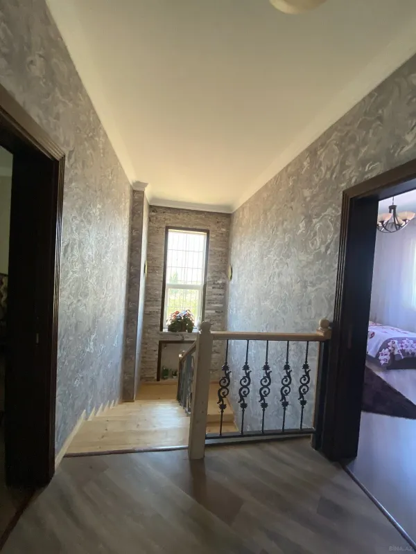 Satılır 5 otaqlı həyət evi 390 m²