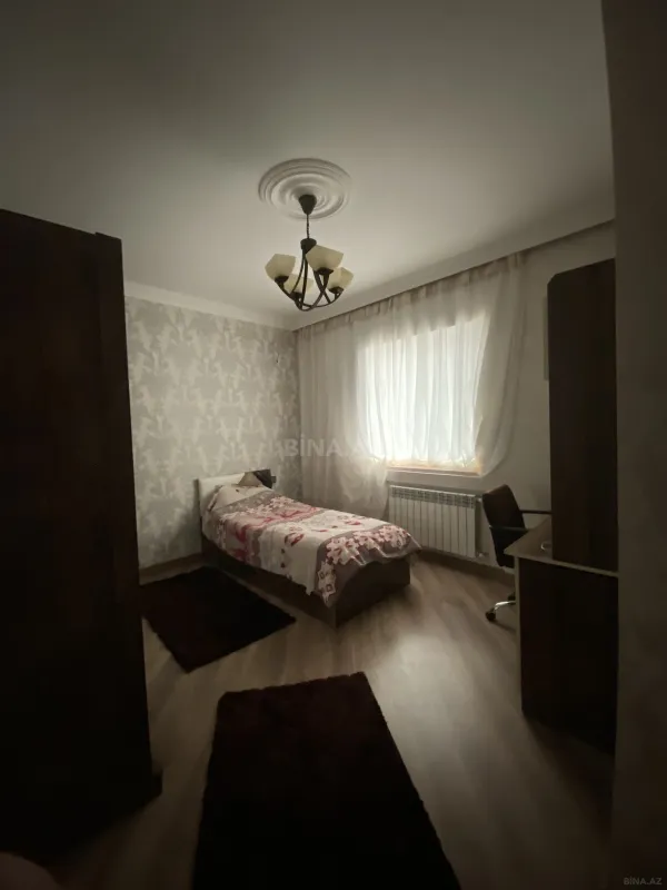 Satılır 5 otaqlı həyət evi 390 m²