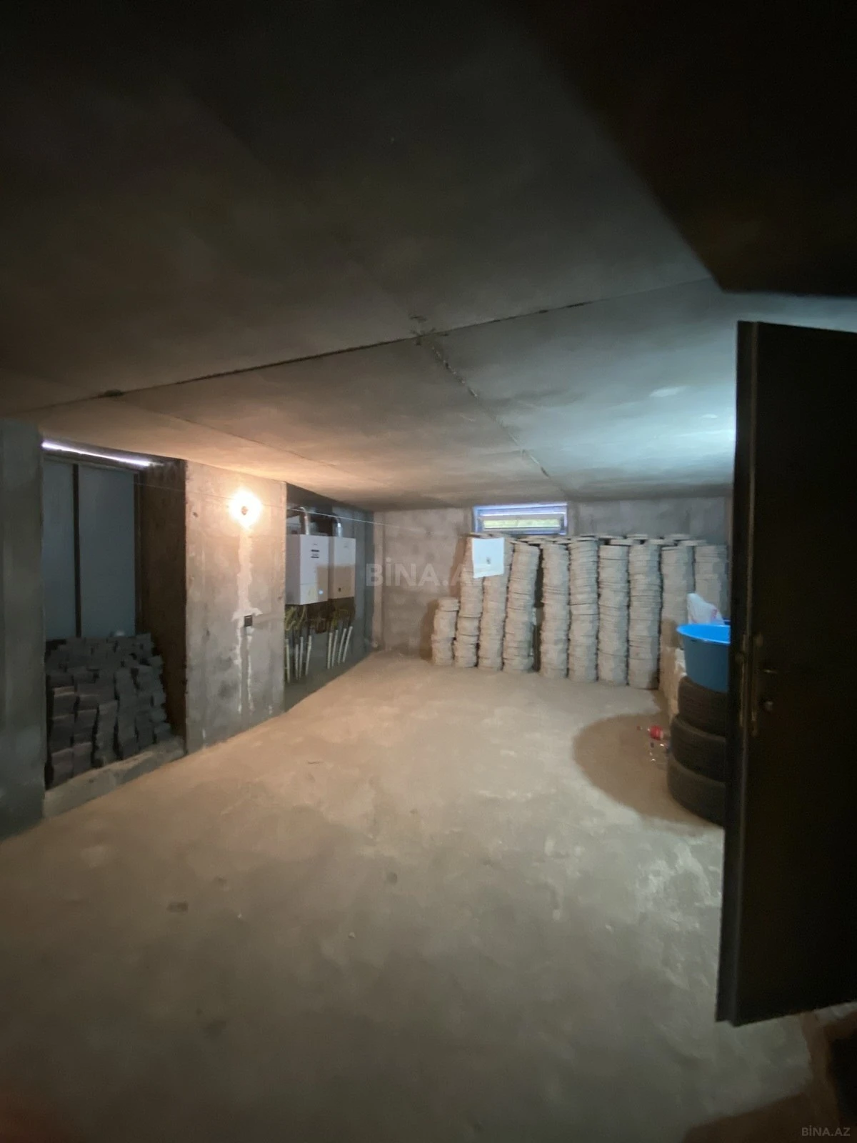 Satılır 5 otaqlı həyət evi 390 m²