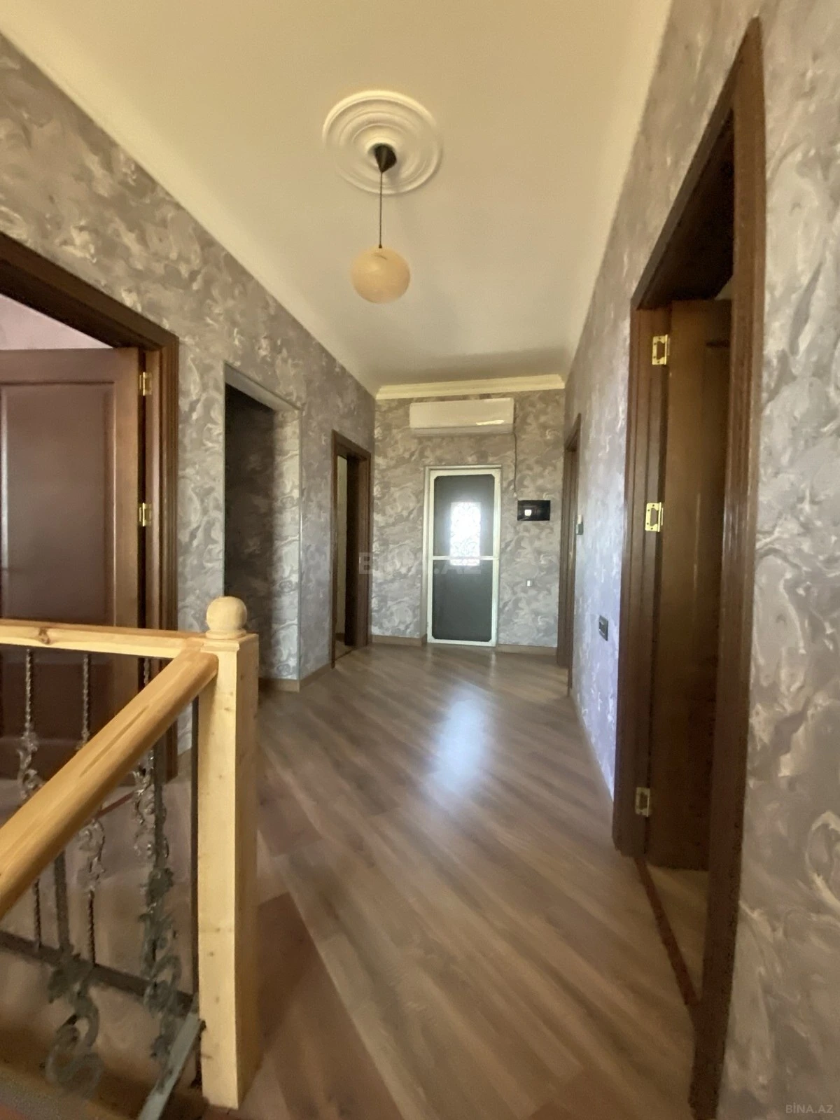 Satılır 5 otaqlı həyət evi 390 m²