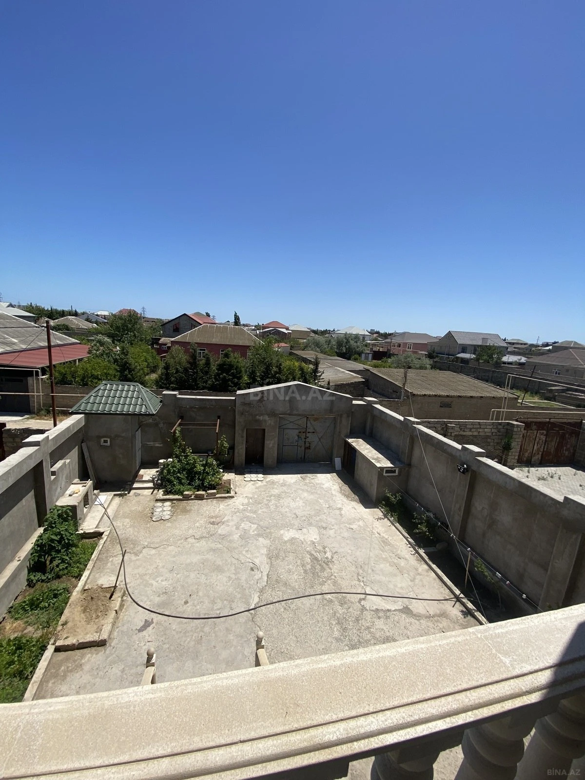 Satılır 5 otaqlı həyət evi 390 m²