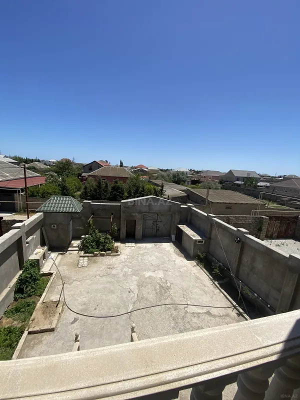 Satılır 5 otaqlı həyət evi 390 m²