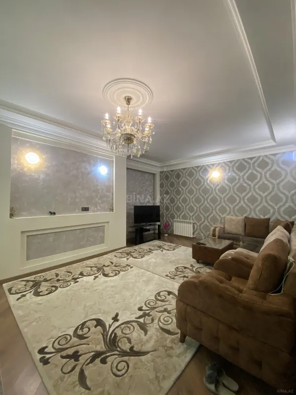 Satılır 5 otaqlı həyət evi 390 m²