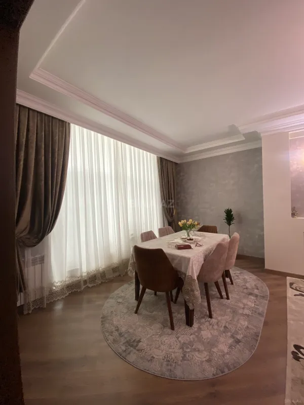 Satılır 5 otaqlı həyət evi 390 m²