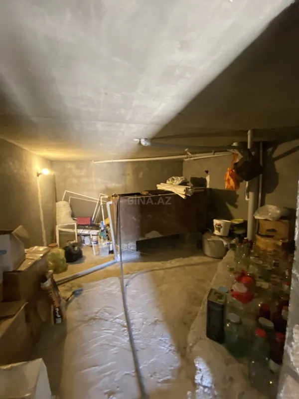 Satılır 5 otaqlı həyət evi 390 m²