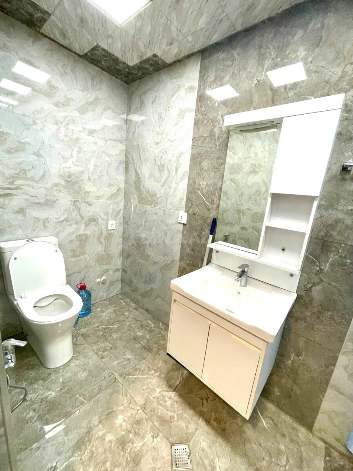 Kirayə verilir 2 otaqlı həyət evi 60 m²