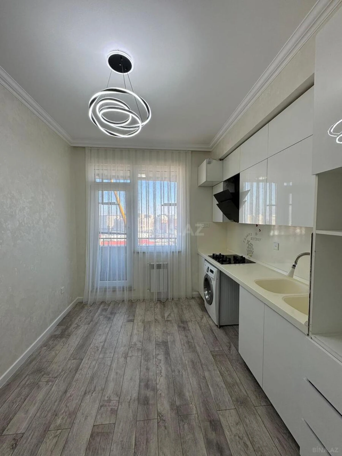 Satılır 2 otaqlı mənzil 75 m²