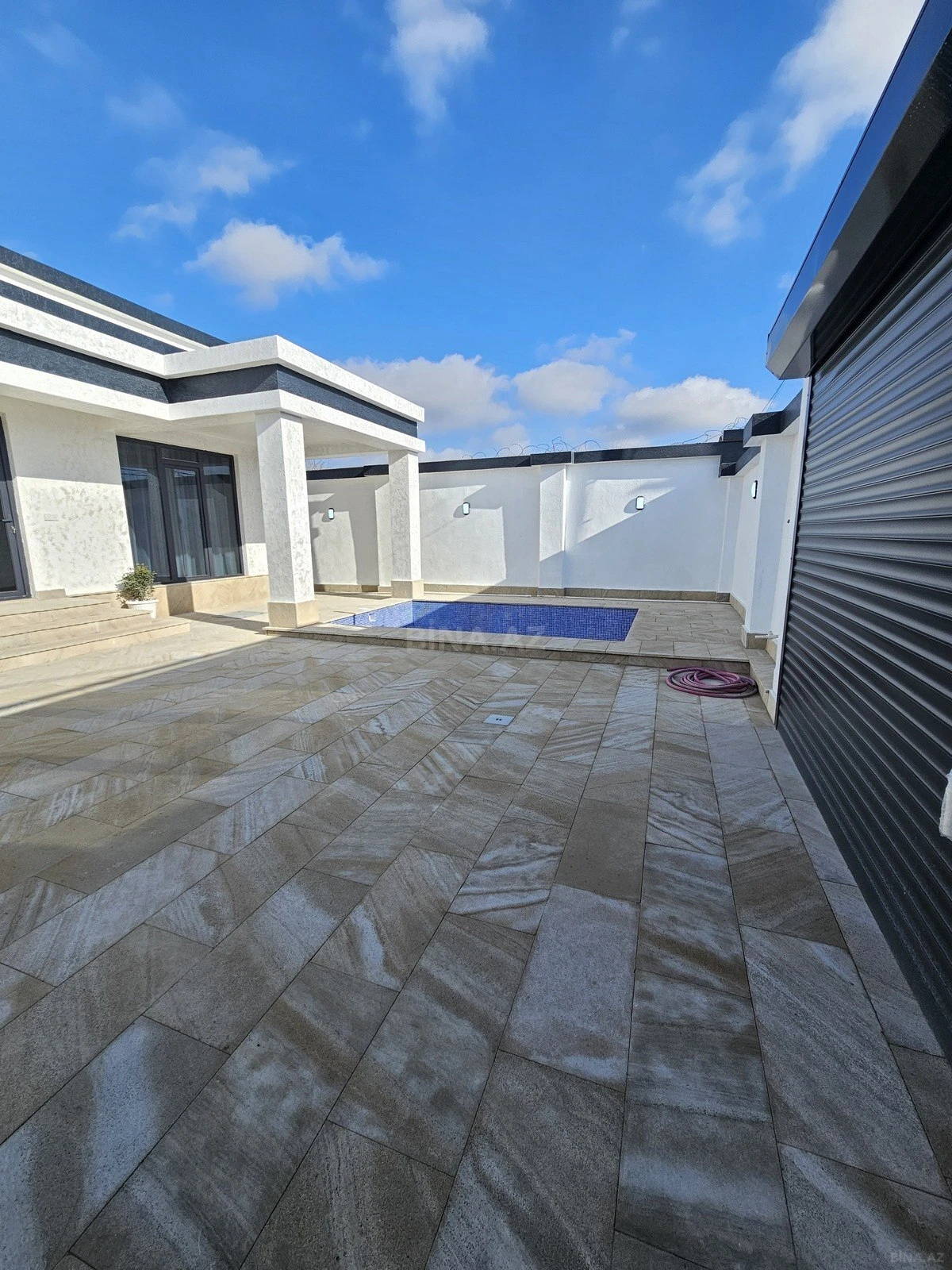 Satılır 4 otaqlı həyət evi 150 m²