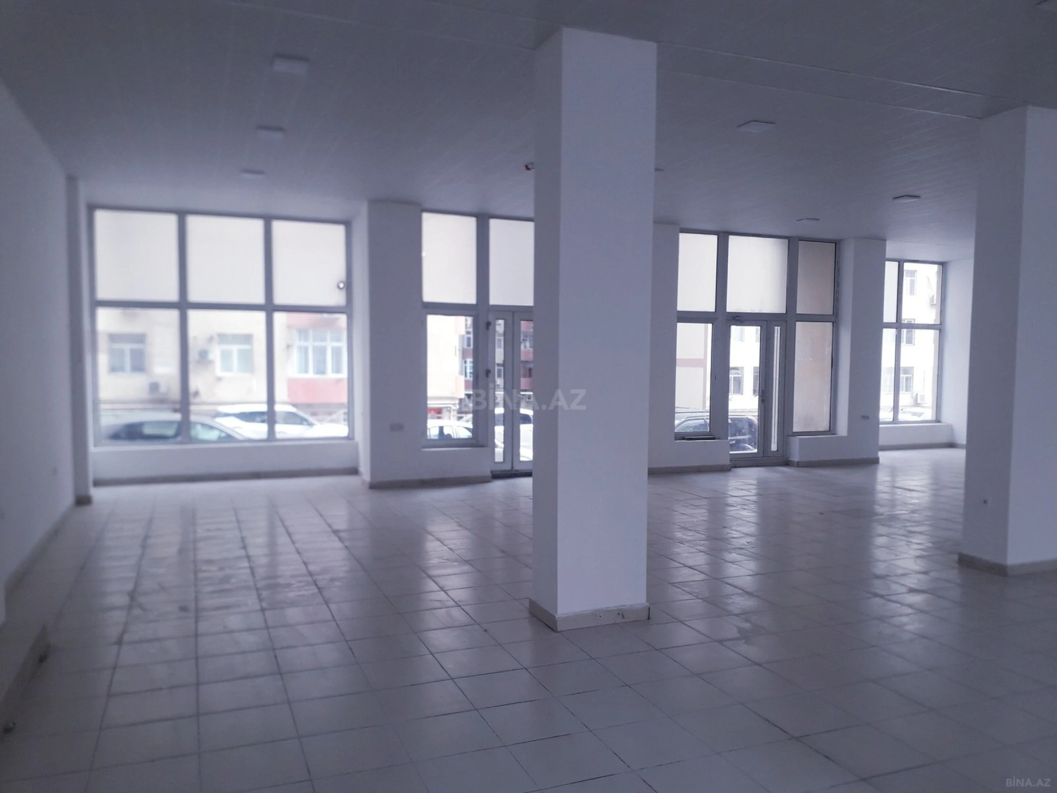 Kirayə verilir obyekt 210 m²