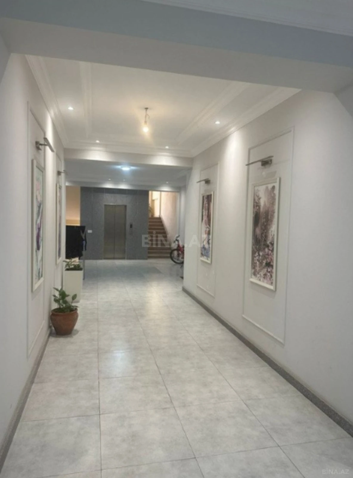 Satılır 2 otaqlı mənzil 100 m²