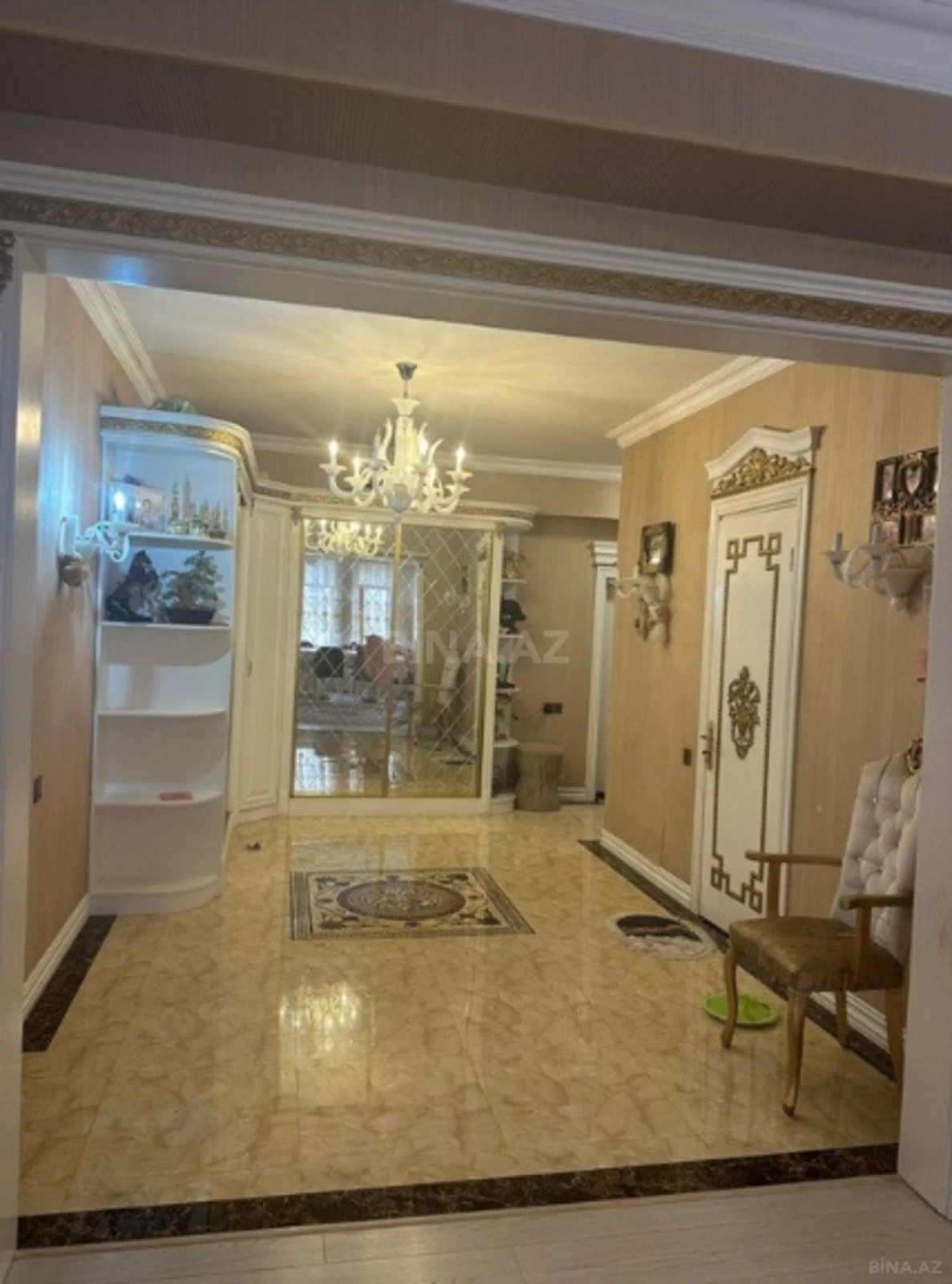 Satılır 2 otaqlı mənzil 100 m²