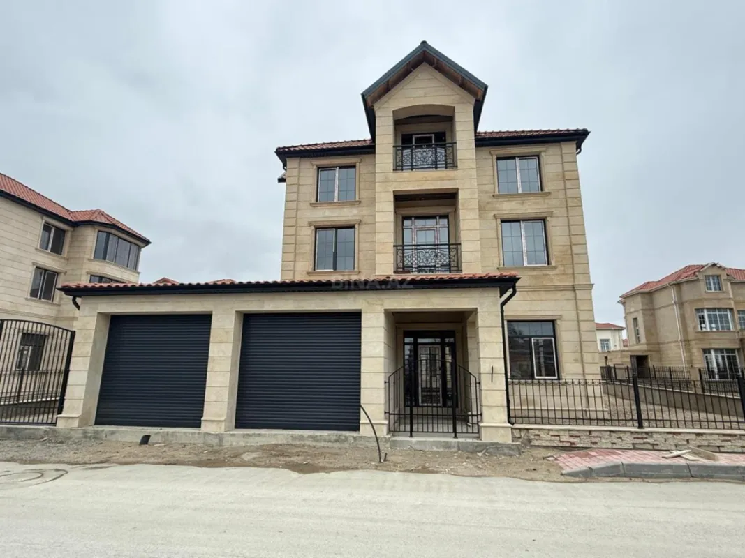 Satılır 9 otaqlı həyət evi 460 m²