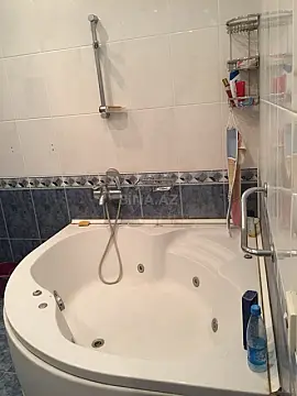 Satılır 4 otaqlı mənzil 165 m²