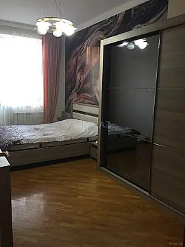 Satılır 4 otaqlı mənzil 165 m²