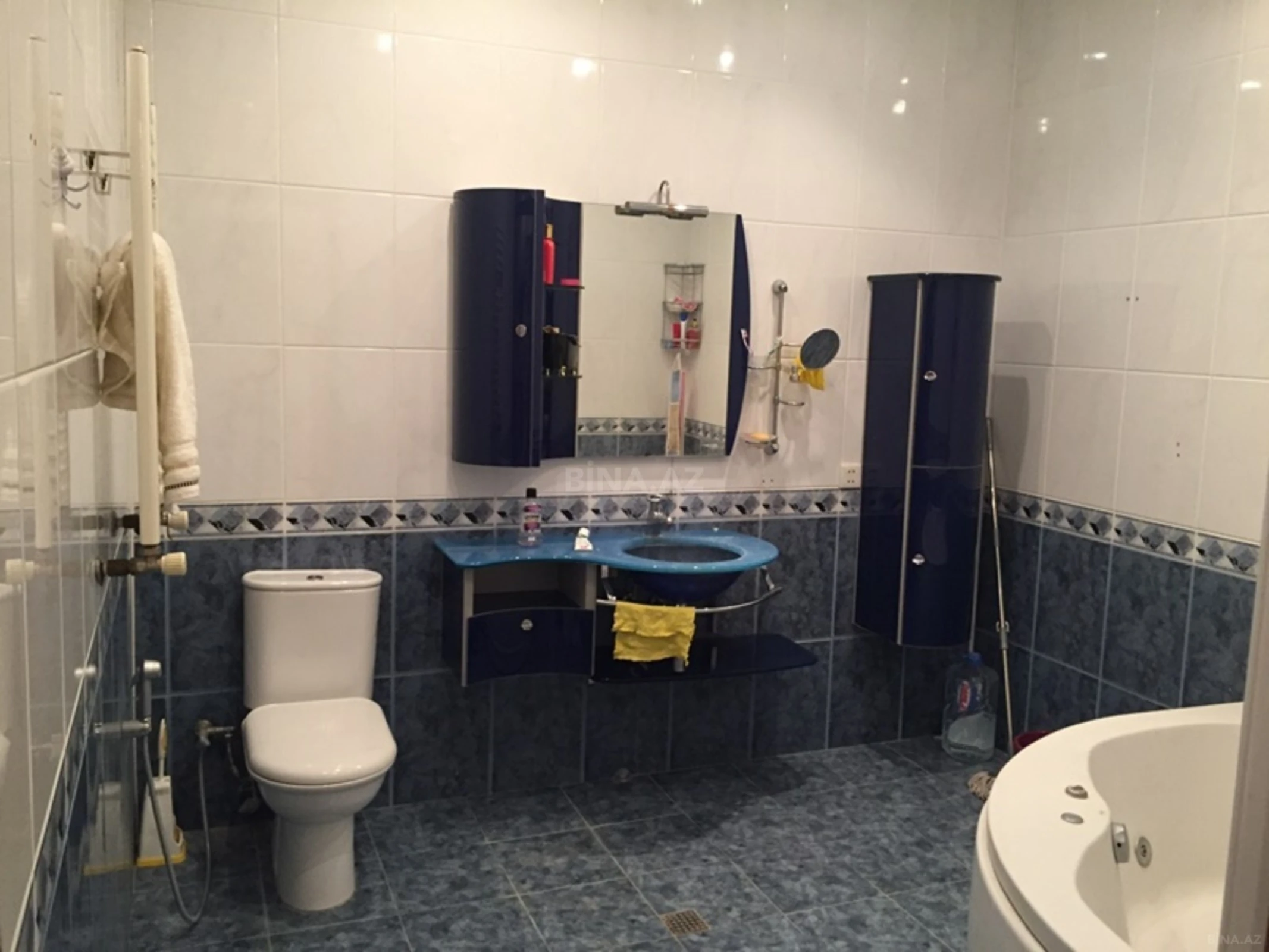 Satılır 4 otaqlı mənzil 165 m²