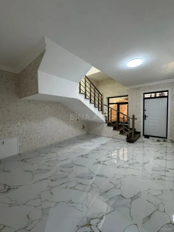Satılır 5 otaqlı həyət evi 340 m²