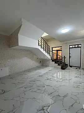 Satılır 5 otaqlı həyət evi 340 m²