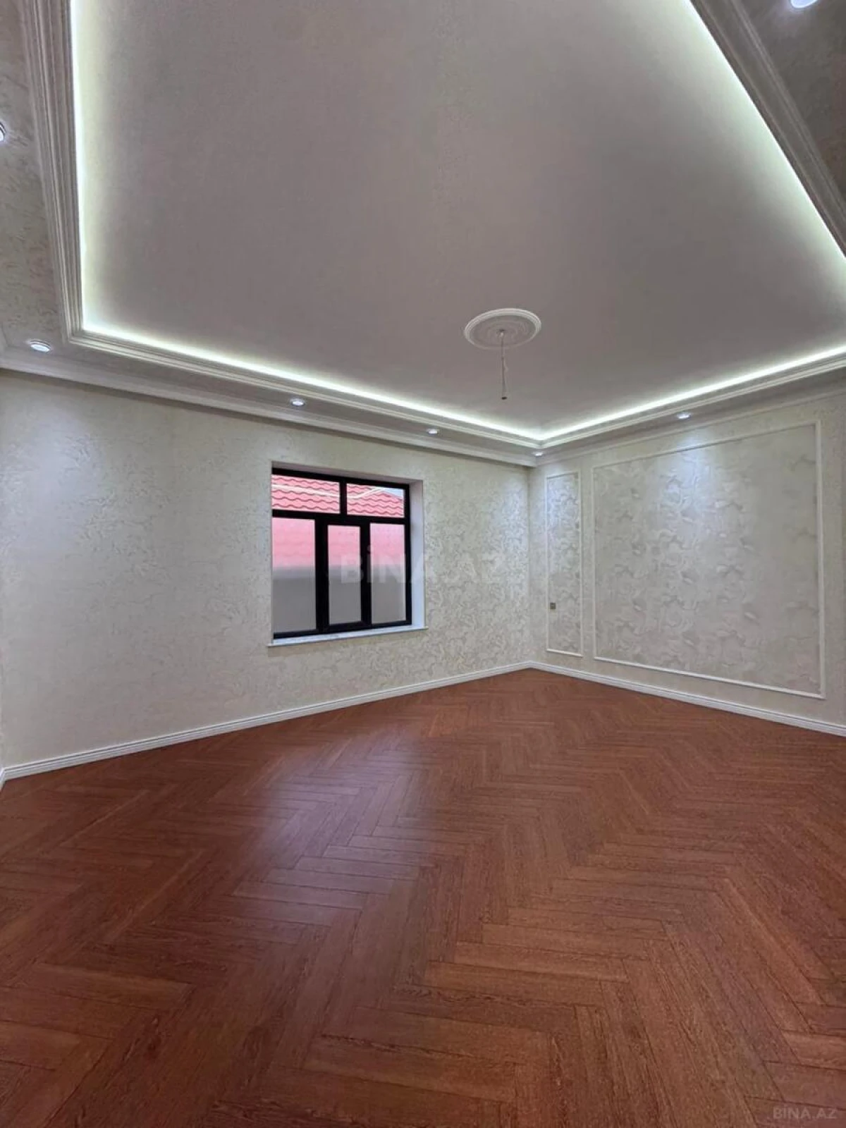 Satılır 5 otaqlı həyət evi 340 m²