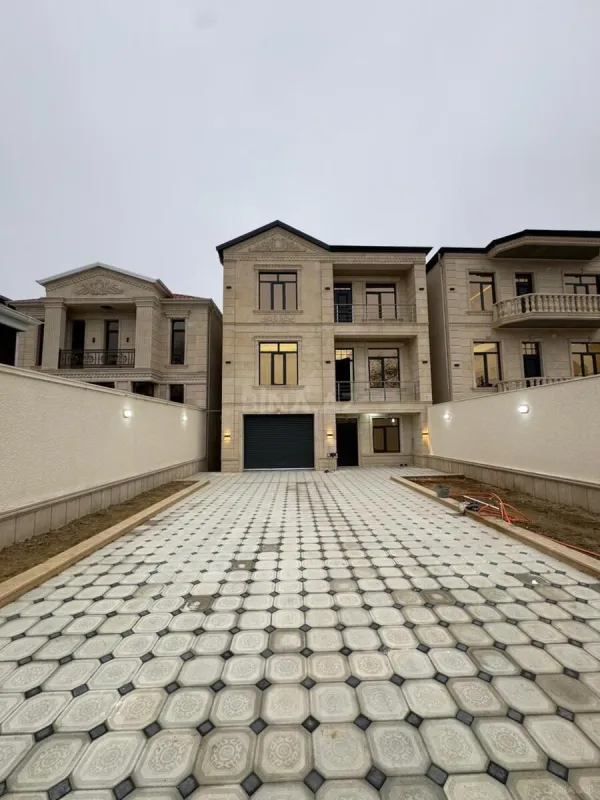 Satılır 5 otaqlı həyət evi 340 m²