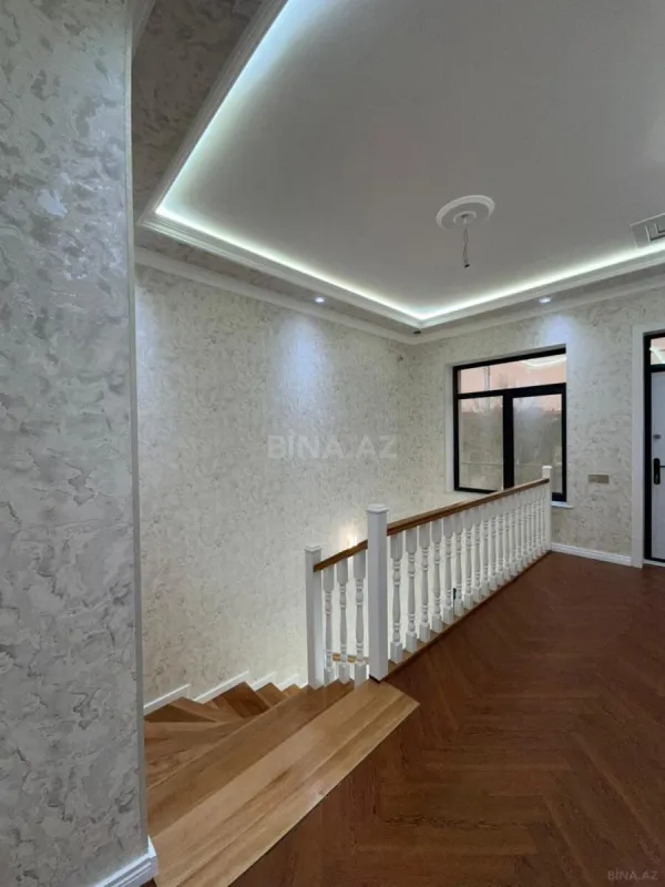Satılır 5 otaqlı həyət evi 340 m²