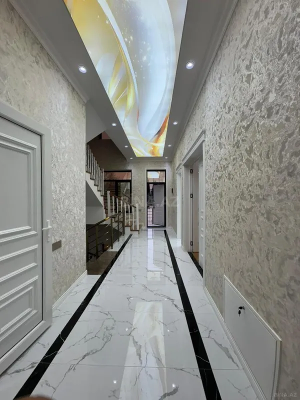 Satılır 5 otaqlı həyət evi 340 m²