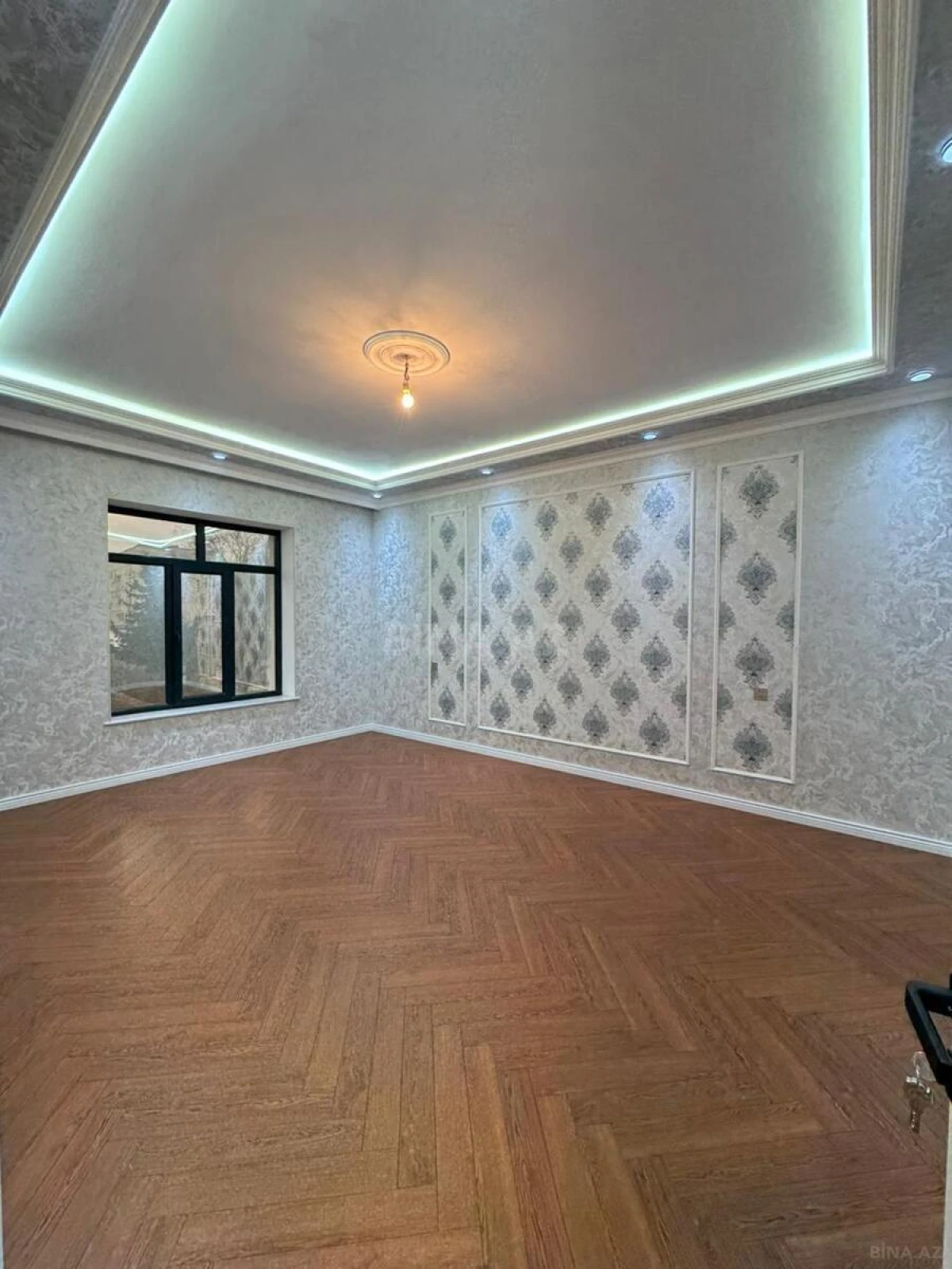 Satılır 5 otaqlı həyət evi 340 m²