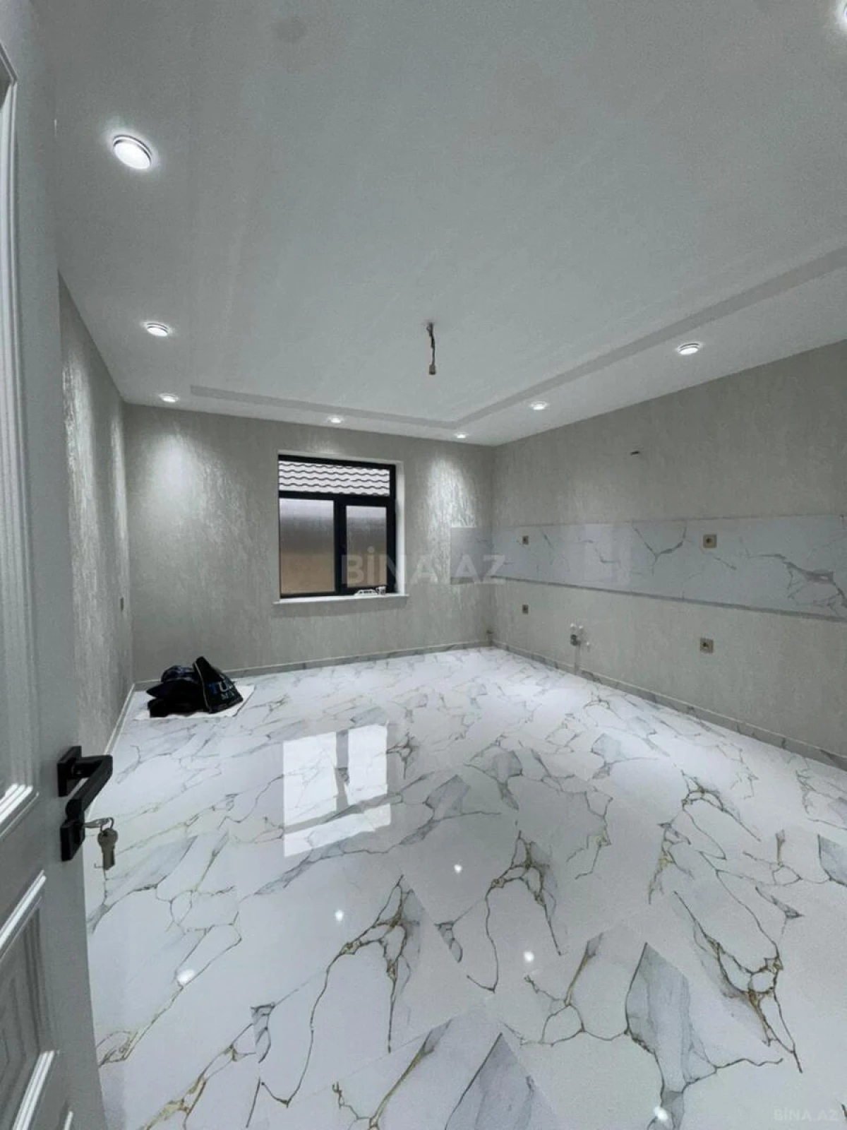 Satılır 5 otaqlı həyət evi 340 m²