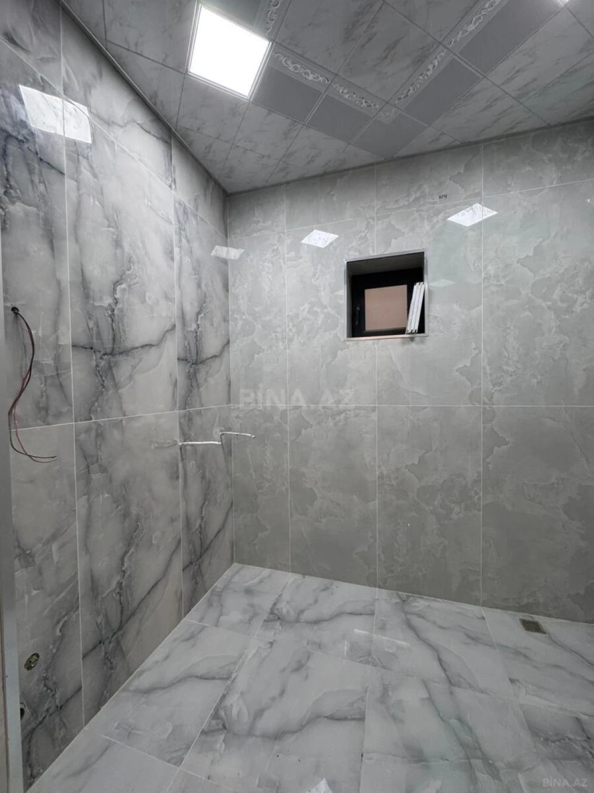 Satılır 5 otaqlı həyət evi 340 m²