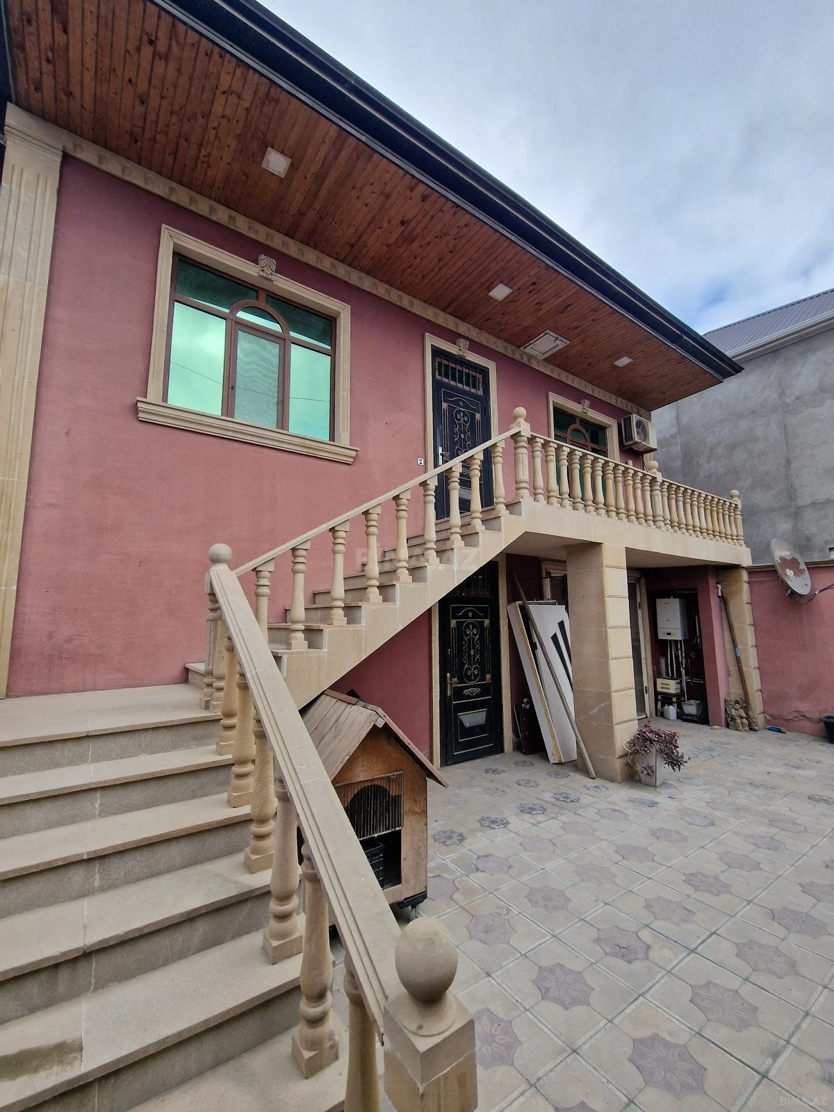 Satılır 4 otaqlı həyət evi 175 m²