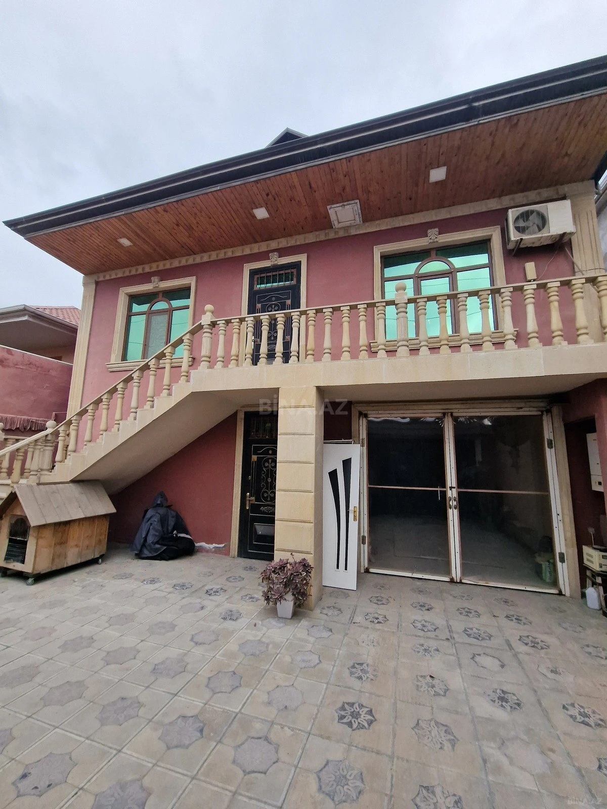 Satılır 4 otaqlı həyət evi 175 m²